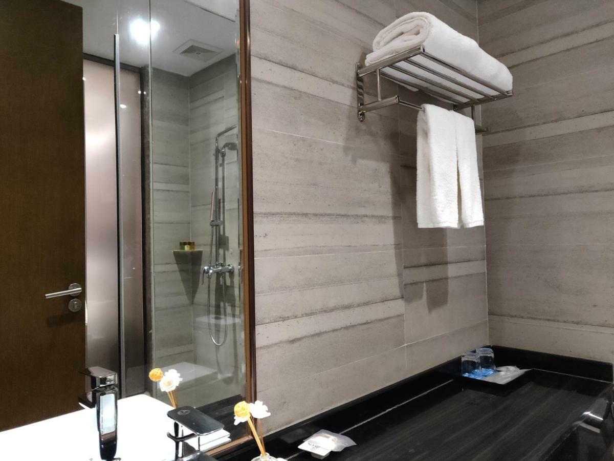 Insail Hotel Zhuhai Exteriör bild