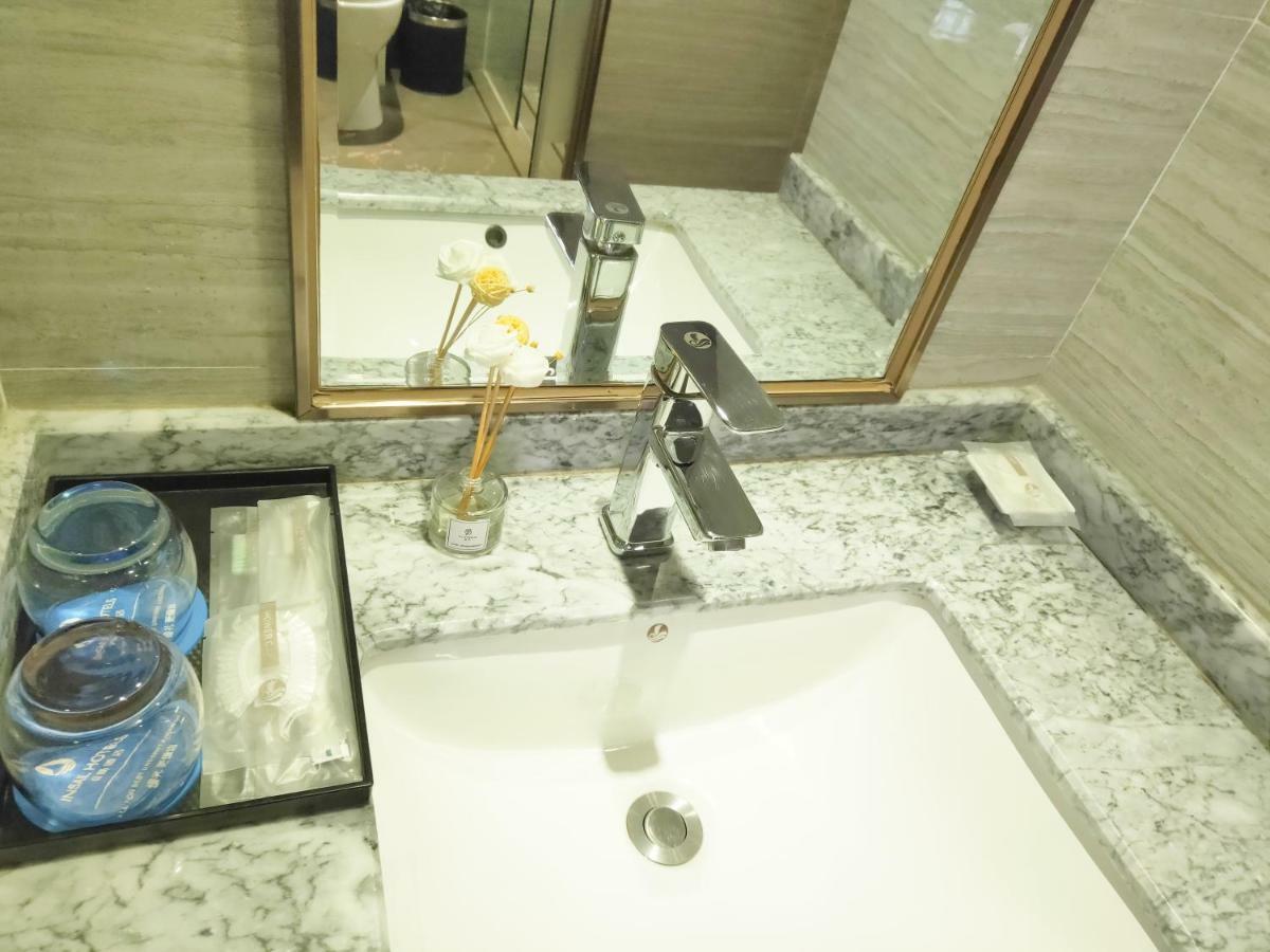 Insail Hotel Zhuhai Exteriör bild